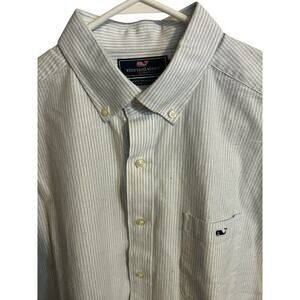 Vineyard Vines Men's L Botton up‎ shirt